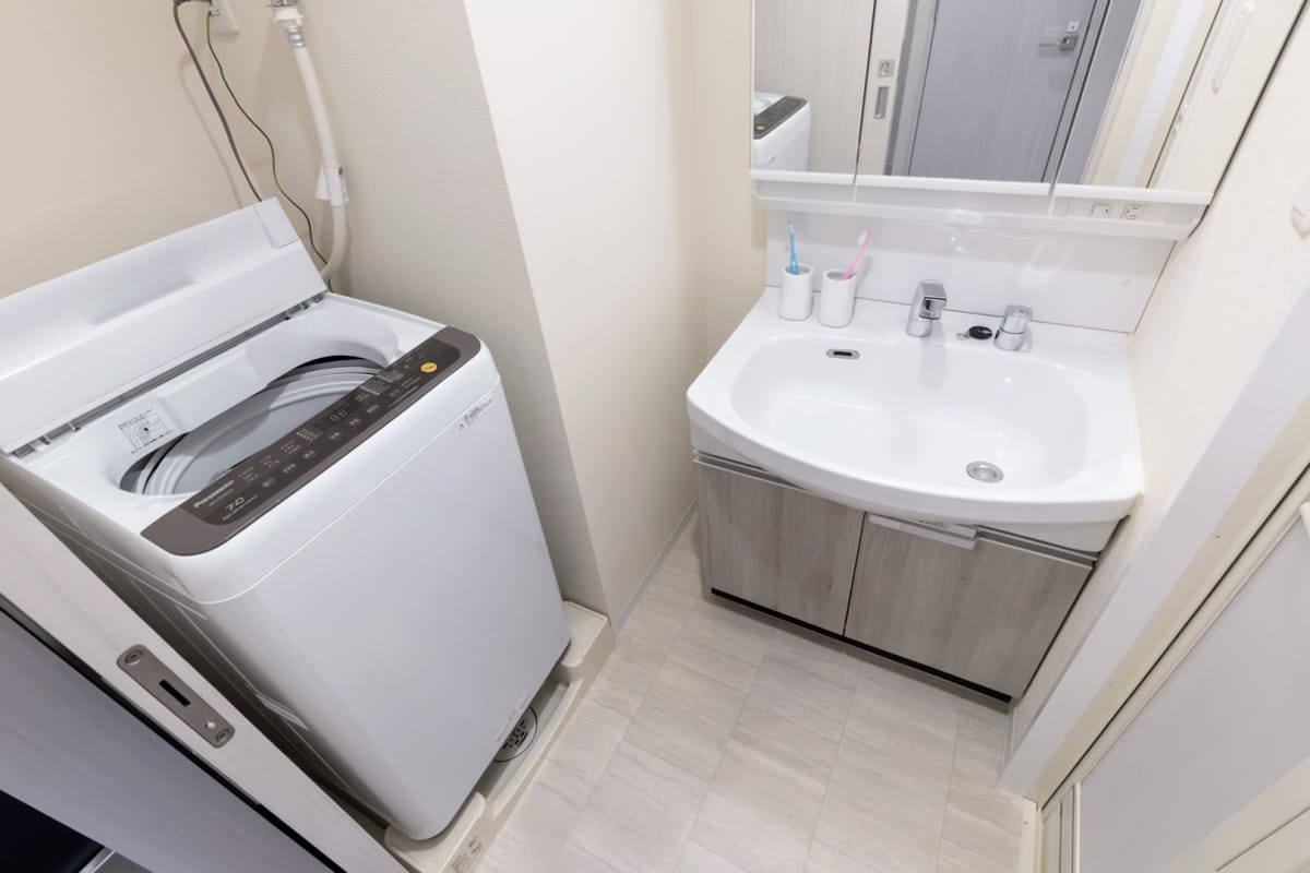 ★SステイPS新大阪ジェイズ【禁煙ルーム・1LDK・Wi-Fi無料・ダブルベッド】★独立洗面台・浴室乾燥機・温水洗浄便座・ガス2口カウンターKなど設備充実★