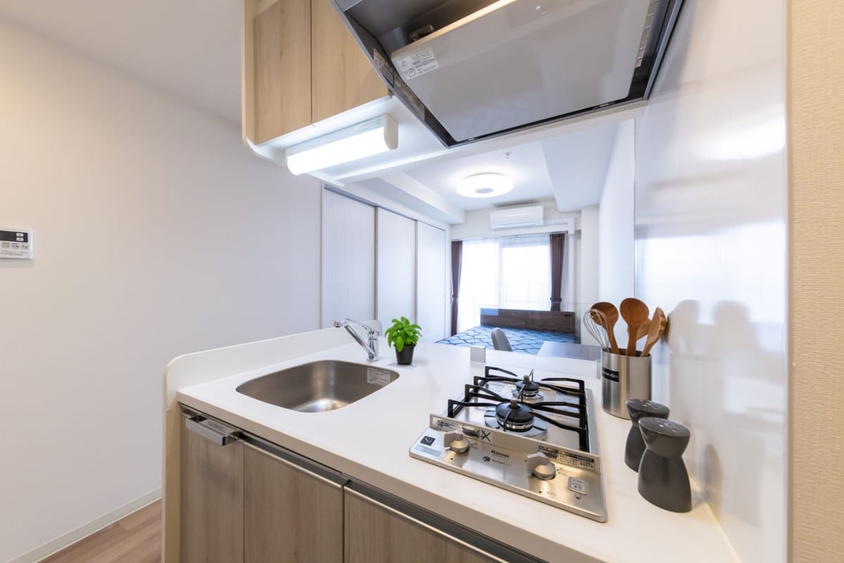 ★SステイPS新大阪ジェイズ【禁煙ルーム・1LDK・Wi-Fi無料・ダブルベッド】★独立洗面台・浴室乾燥機・温水洗浄便座・ガス2口カウンターKなど設備充実★